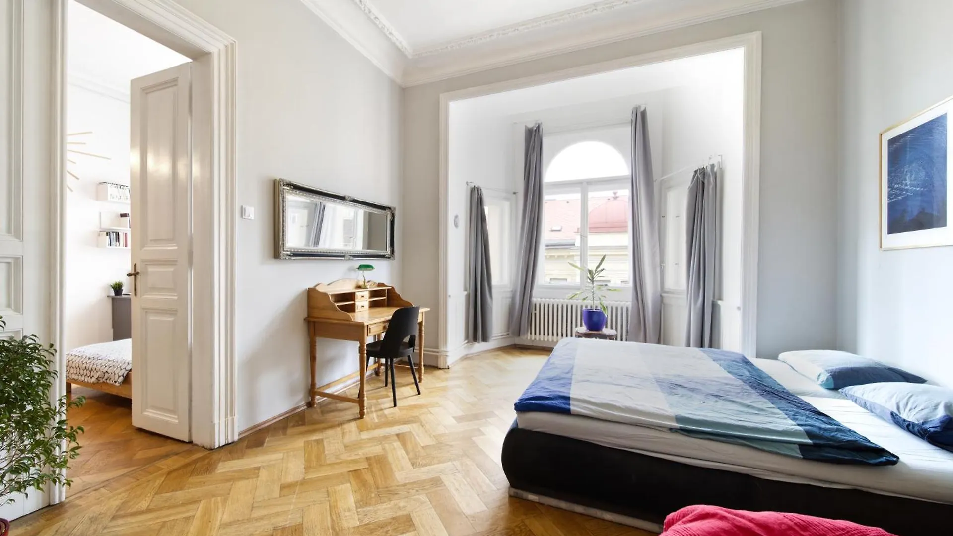 Mike'S Huge Apartment Πράγα Τσεχία