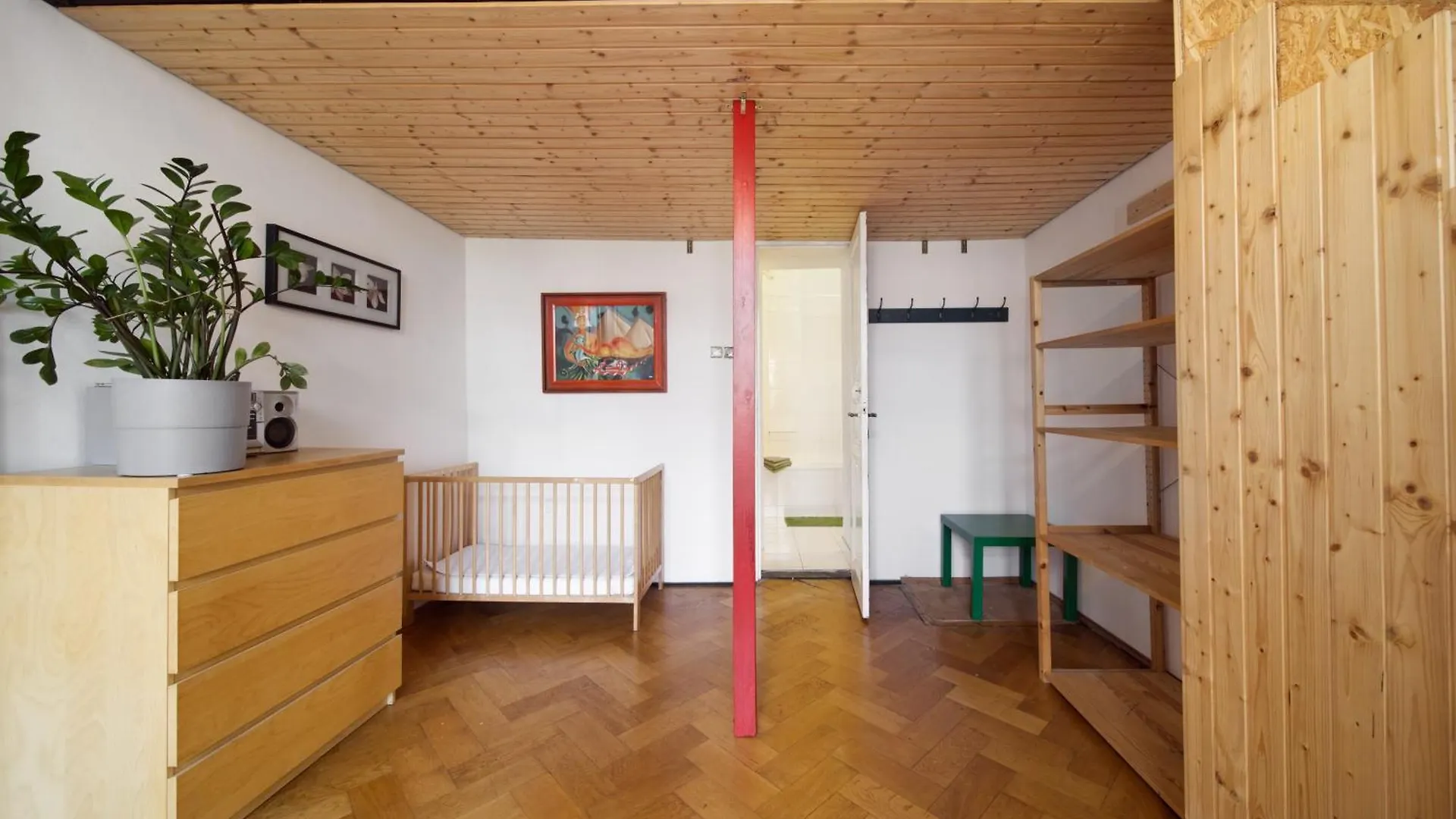 Mike'S Huge Apartment Πράγα